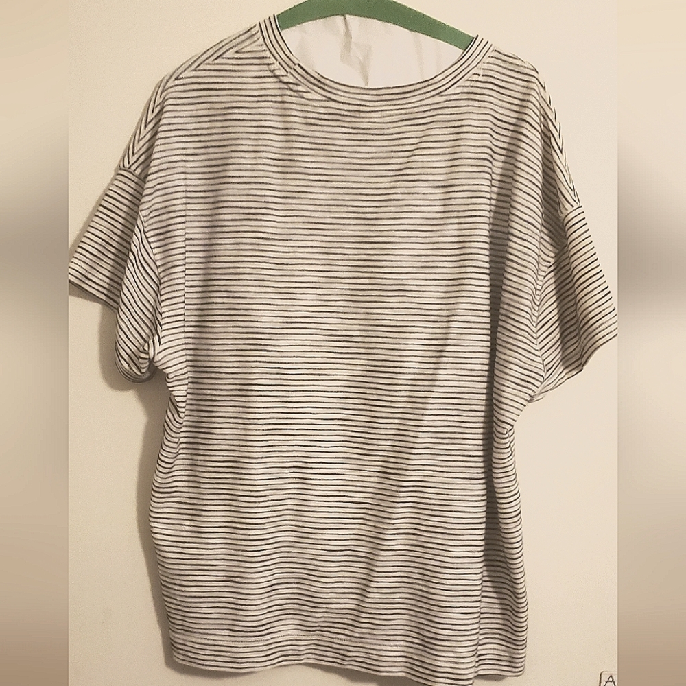 Women's | Old Navy Top | XL | Black & White Stripes